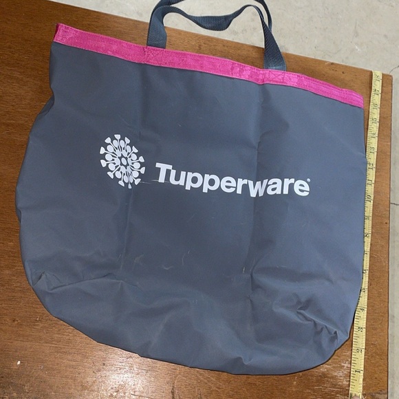 TUPPERWARE Mini Salad Keeper w/ dressing topping keeper & FREE Bonus Tote bag!!! - Picture 11 of 11